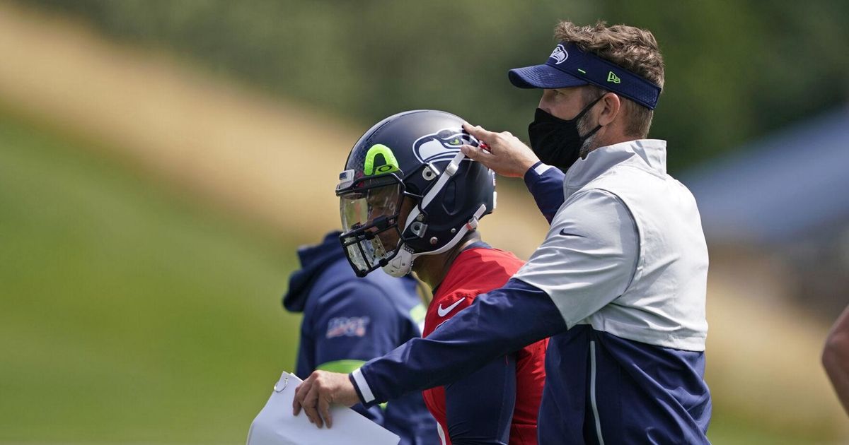 Fans Push To Let Russ Cook But Seahawks Brian Schottenheimer Says