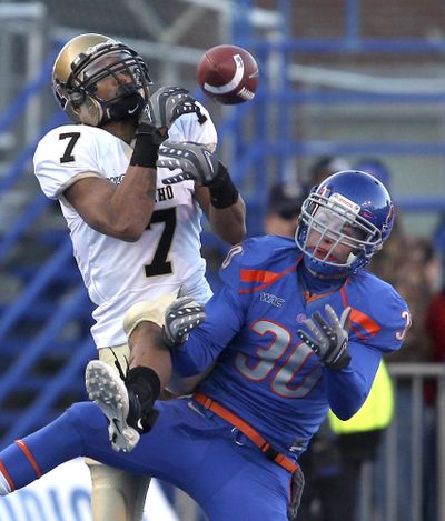 Boise State's Travis Stanaway and UI’s Preston Davis tangle last season, but that nastiness is about to end. (Associated Press)