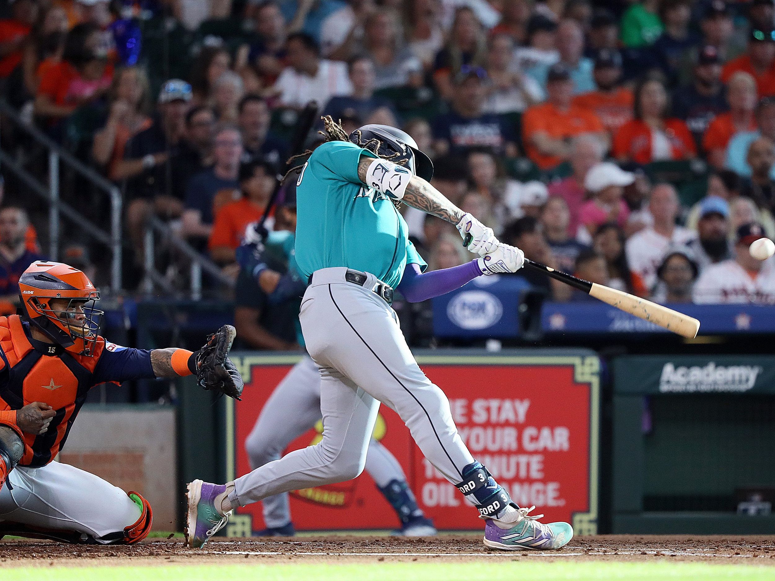 Maldonado's homer in eighth gives Houston Astros 3-2 win over Seattle  Mariners