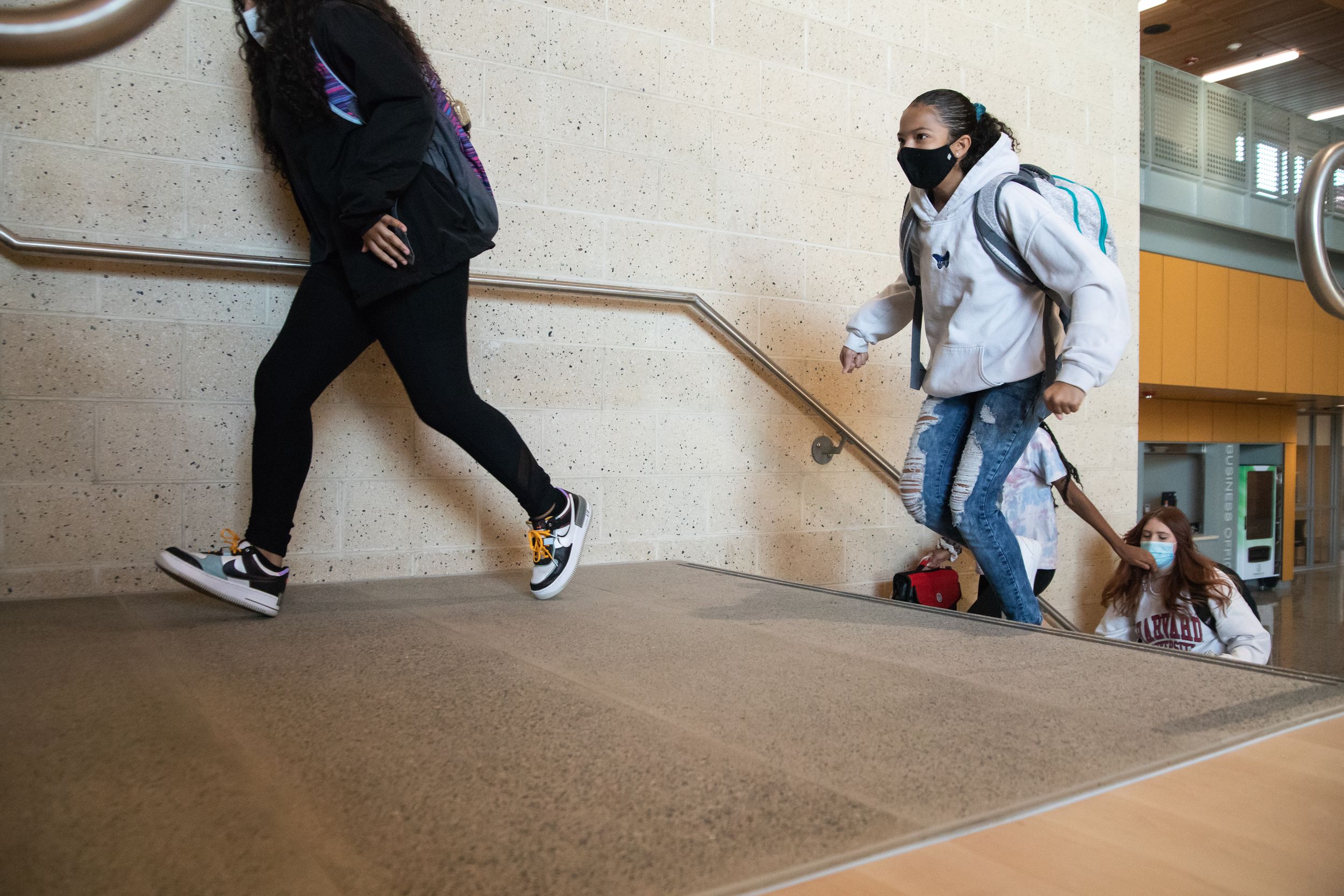 Washington's mask mandate is ending Saturday, but the choice will remain for schools The