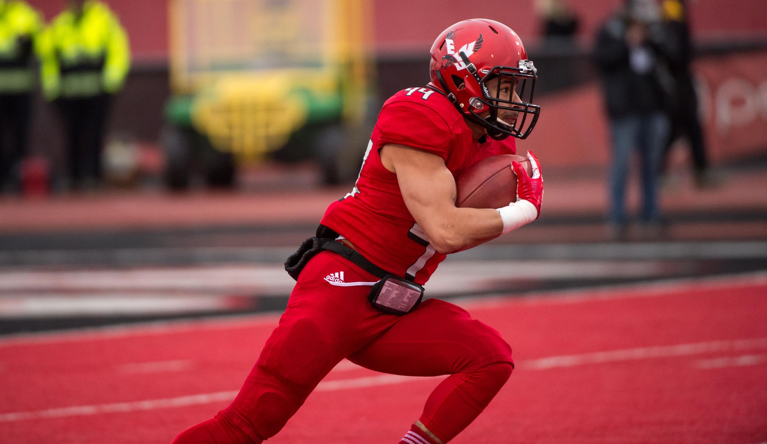 Eastern Washington tops UC Davis in spring football with fans