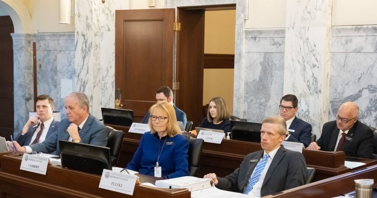 Idaho legislative committee raises of up to 3 for state
