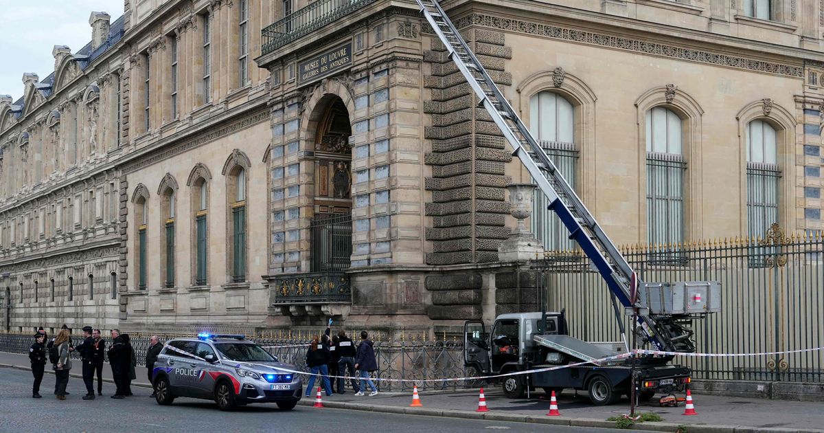 Louvre announces new security measures weeks after brazen jewel raid