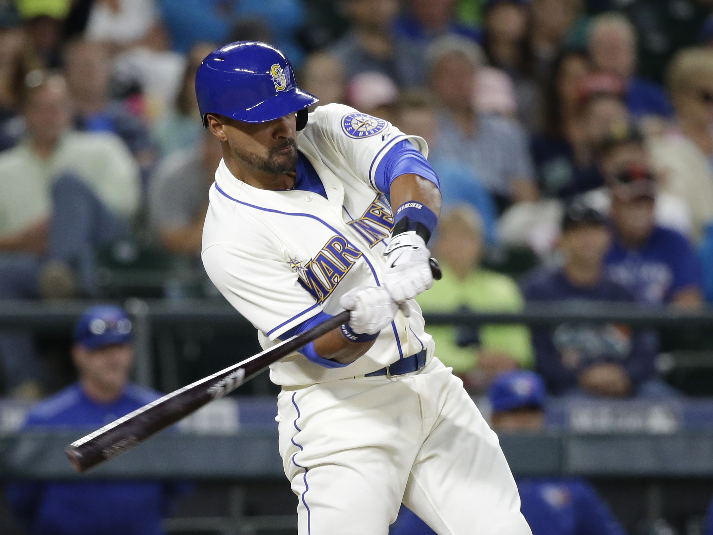 Ryan Goins hits homer in 10th inning for Blue Jays' 5-3 win over