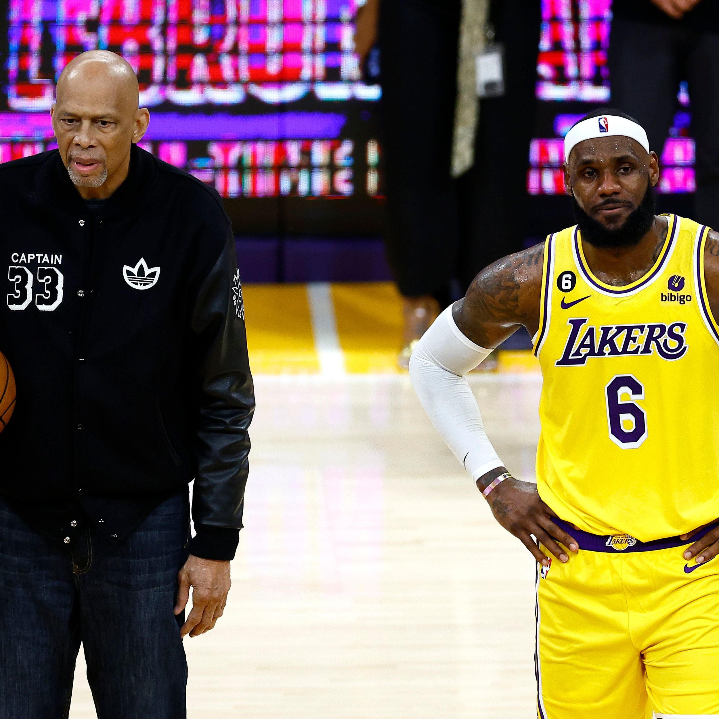 Lakers Magic Johnson vs. Lakers Kareem Abdul-Jabbar Career Comparison -  Fadeaway World