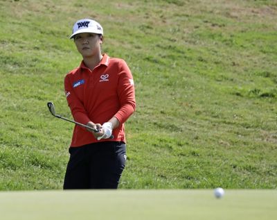 Lydia Ko, of New Zealand, chips to the eighth green of the Indy Women in Tech Championship golf tournament, Friday, Sept. 8, 2017, in Indianapolis. (Darron Cummings / Associated Press)