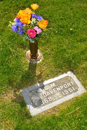 The gravesite of Louis Davenport at Riverside Memorial Park. (Courtesy of Tom McArthur)