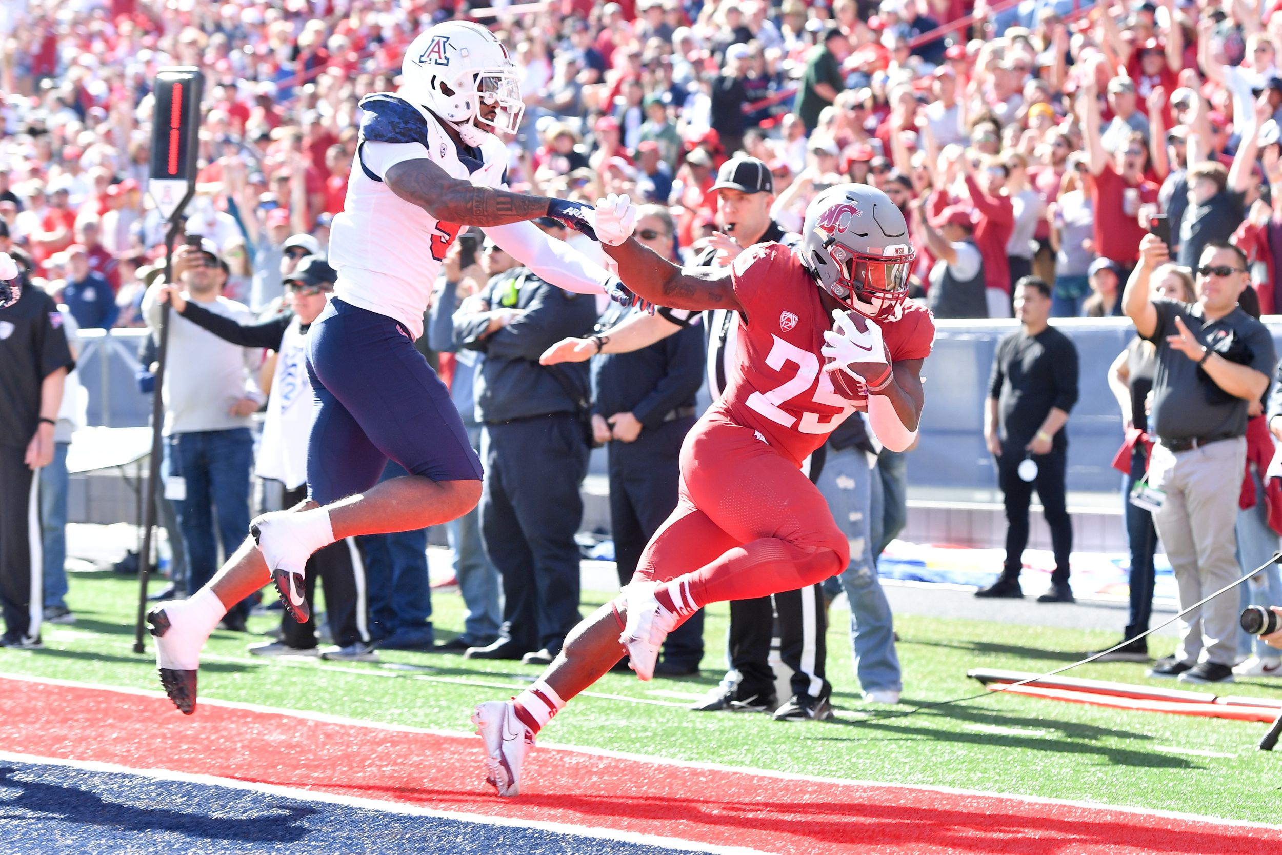 Jayden de Laura, Max Borghi shine as Washington State demolishes Washington  in 40-13 Apple Cup victory