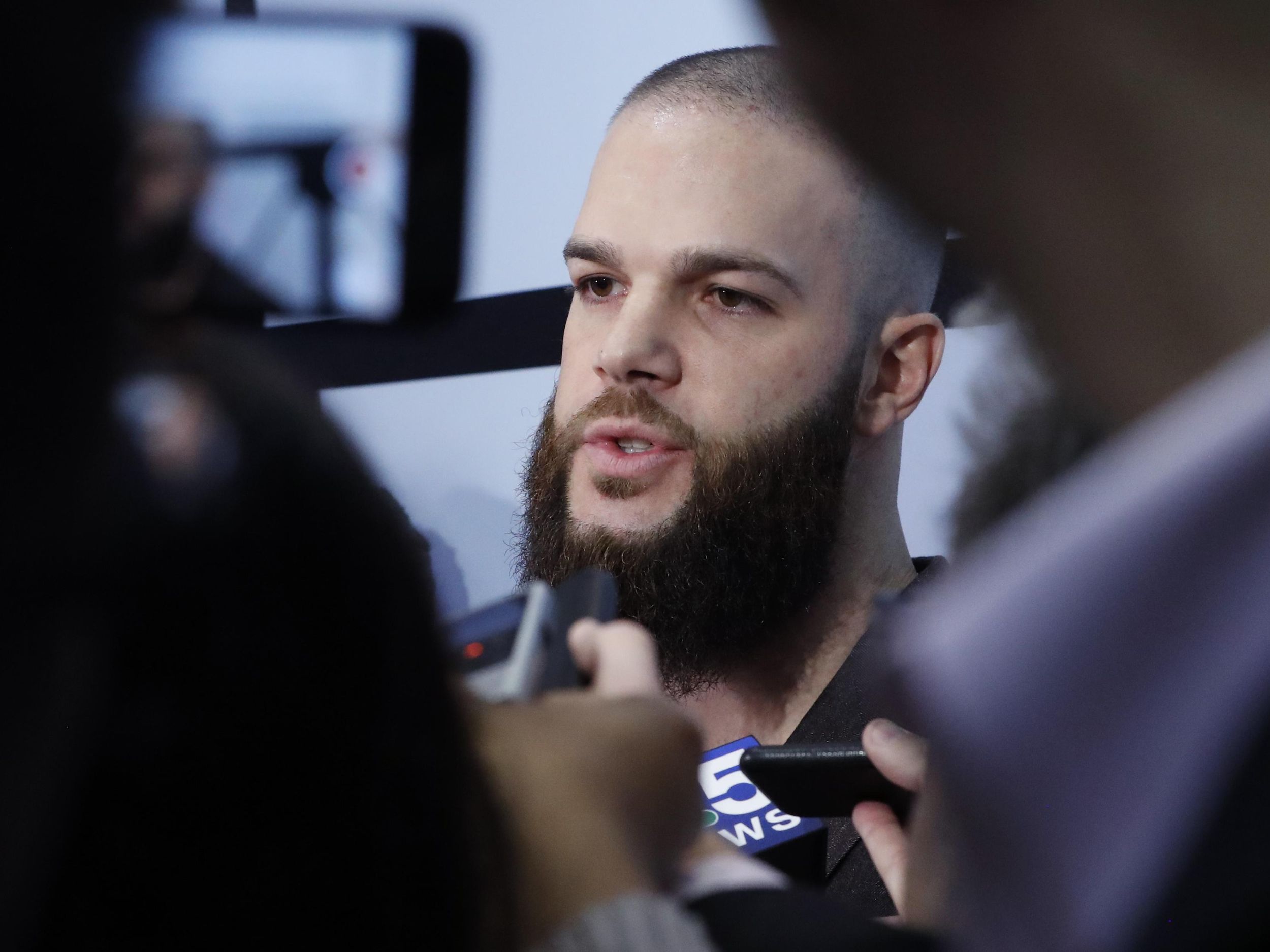 White Sox' Dallas Keuchel can keep beard under one condition