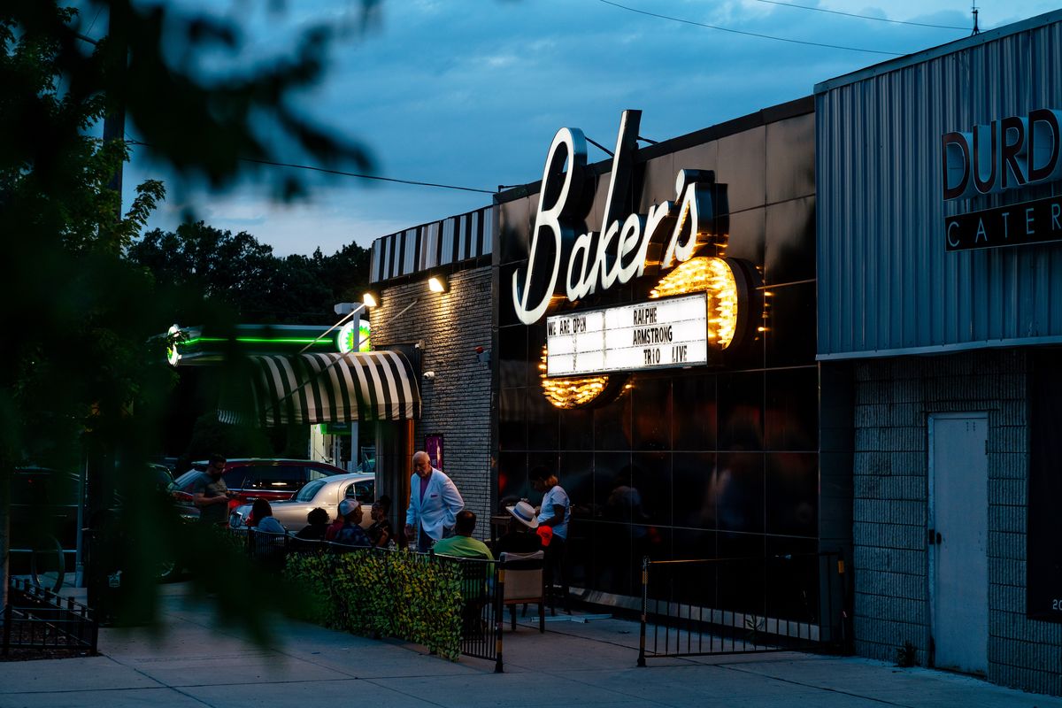 The sign outside of Baker’s Keyboard Lounge is lit up as night sets in. MUST CREDIT: Photo for The Washington Post by Nick Hagen  (Nick Hagen/For The Washington Post)