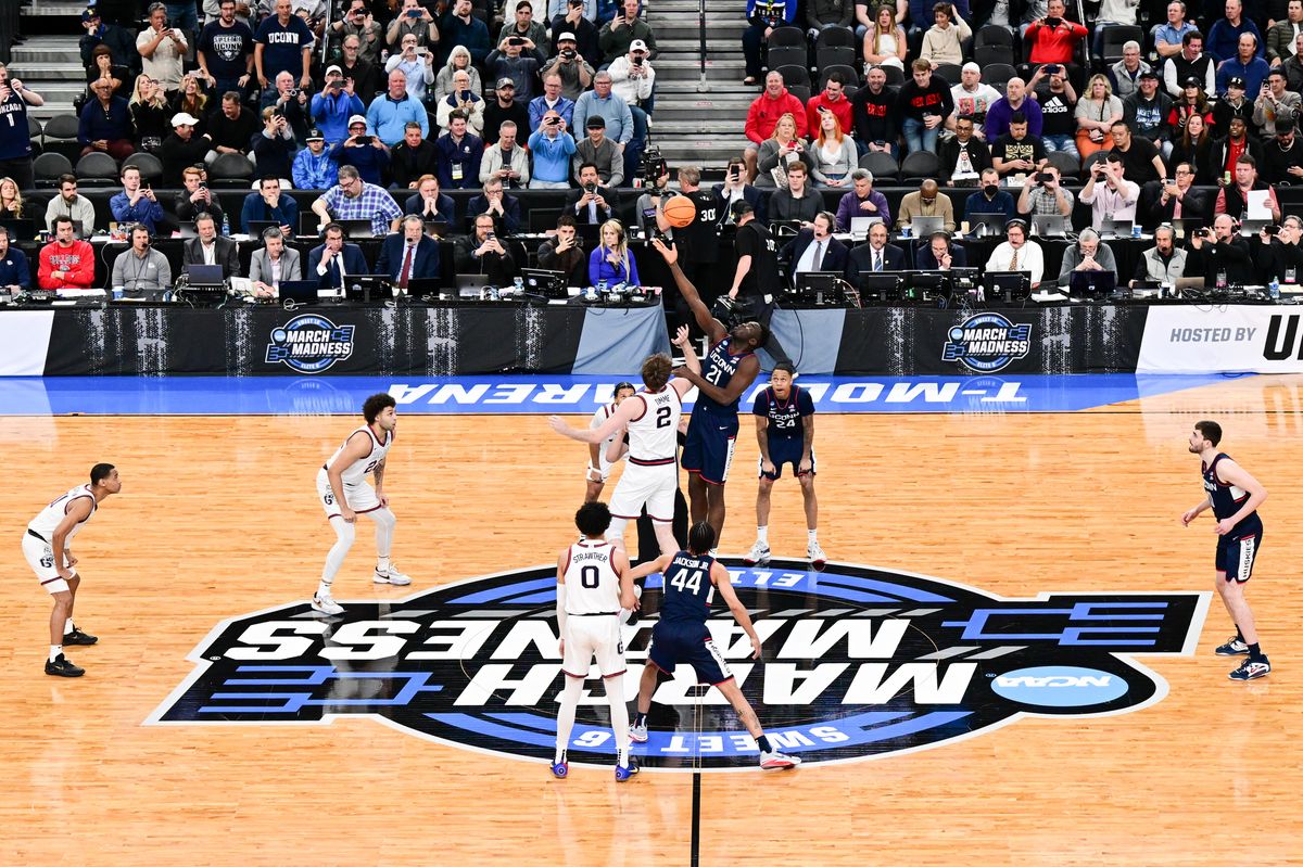 NCAA Elite Eight: Gonzaga Men Vs. UConn (March 25, 2023) - March 25 ...