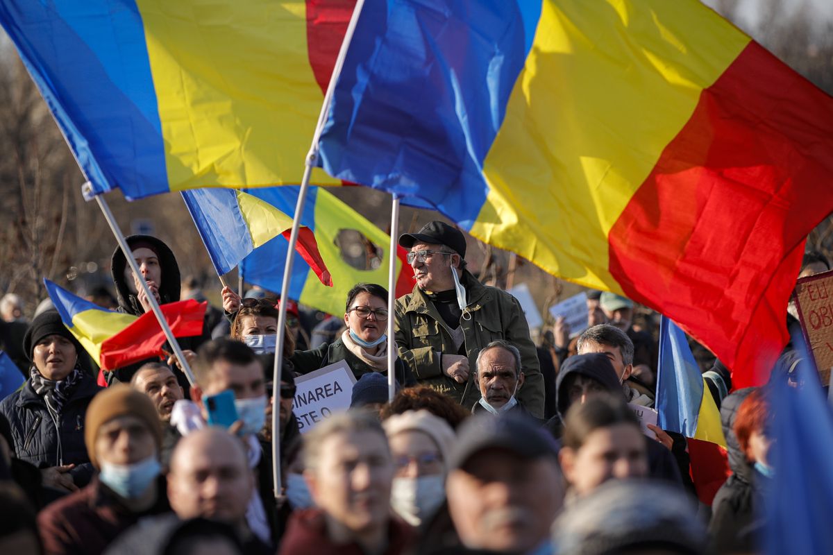 3,000 At Romania Anti-vaccination Protest Amid COVID-19 Rise | The ...