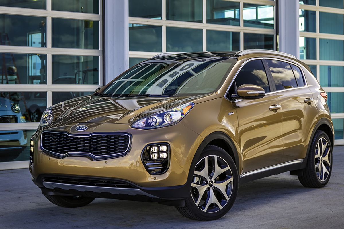 The fourth-generation 2017 Sportage lands with a roomier cabin, a stiffer unibody, a new suspension and a look bold enough to worry the competition.   (Kia)