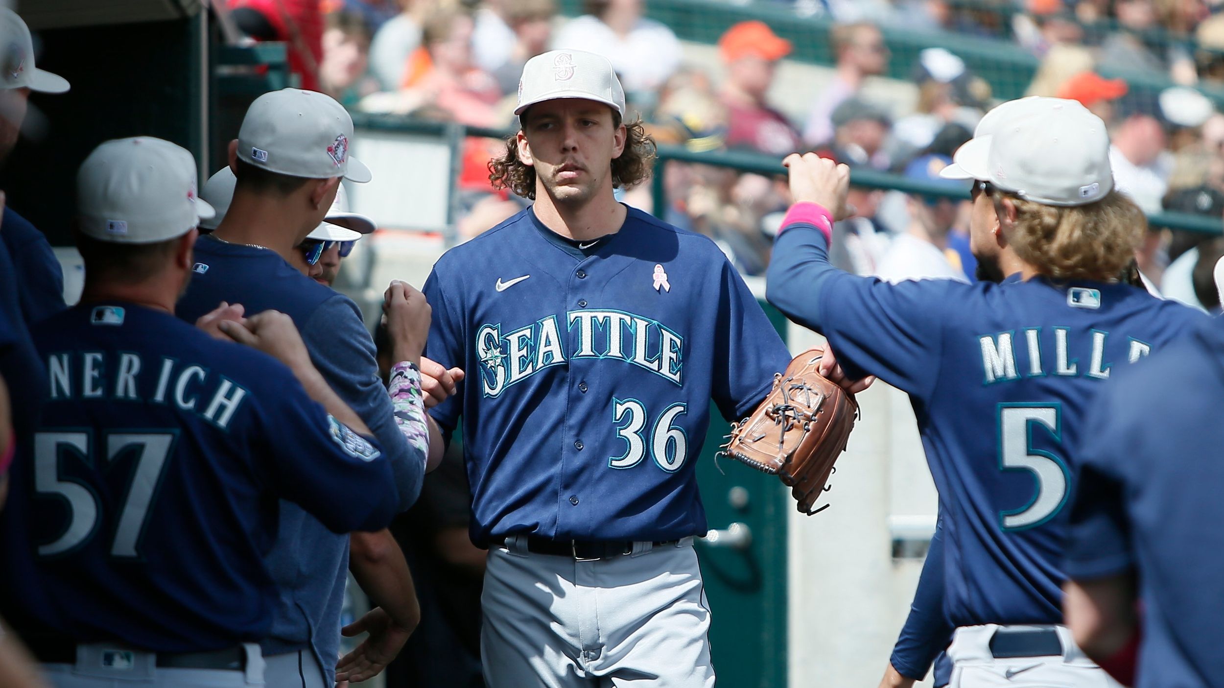 Seattle Mariners reliever Gabe Speier delivers a pitch during the ninth  inning of a baseball game