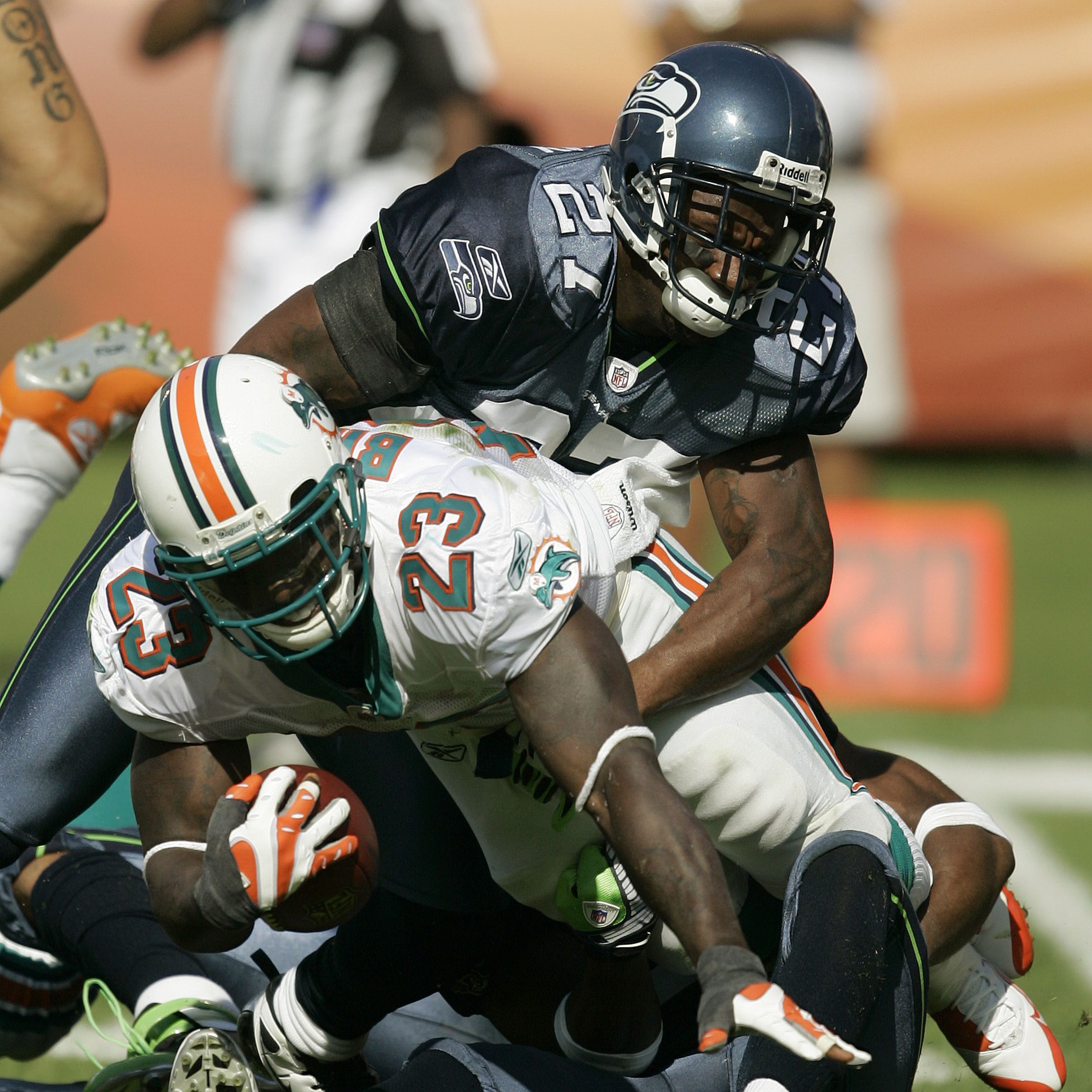 Miami Dolphins runningback Ronnie Brown (23) scores a touchdown