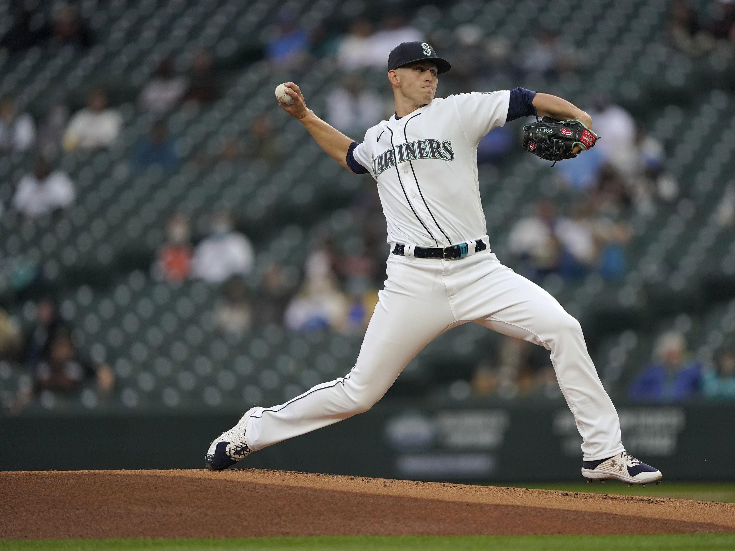 Chris Flexen, Ty France lead Mariners past Giants 4-0