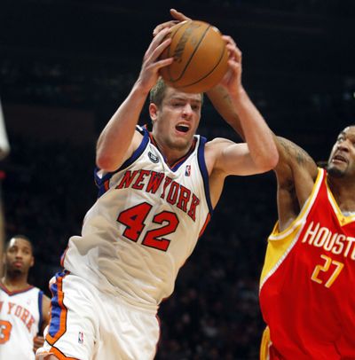 David Lee: 27 points, 20 rebounds for Knicks.   (Associated Press)