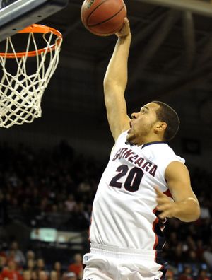 Elias Harris of the Zags throws one down in the first half. (Associated Press)