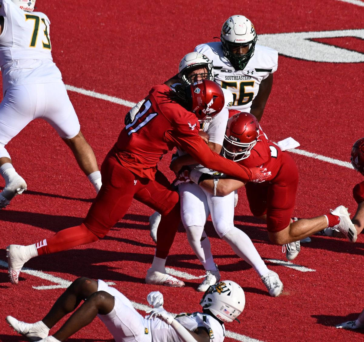 Eastern Washington's Jared Taylor fills in for injured quarterback Kekoa  Visperas, rushes 22 times for 121 yards