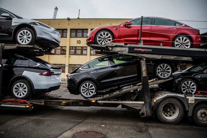 Tesla omits goal to make 20 million cars by 2030 from report | The ...