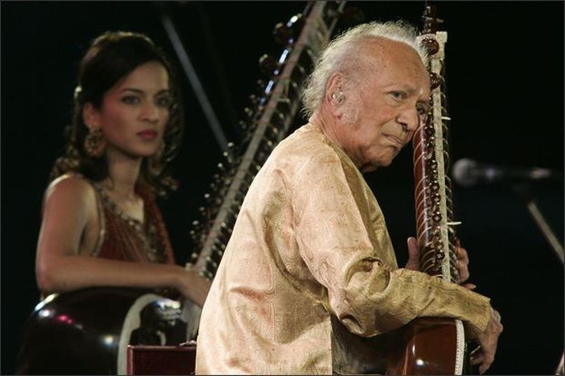 Legendary sitar player Ravi Shankar, right, performs with his daughter Anoushka Shankar in Calcutta, India. (AP Photo/Bikas Das) (February 07, 2009) (The Spokesman-Review)