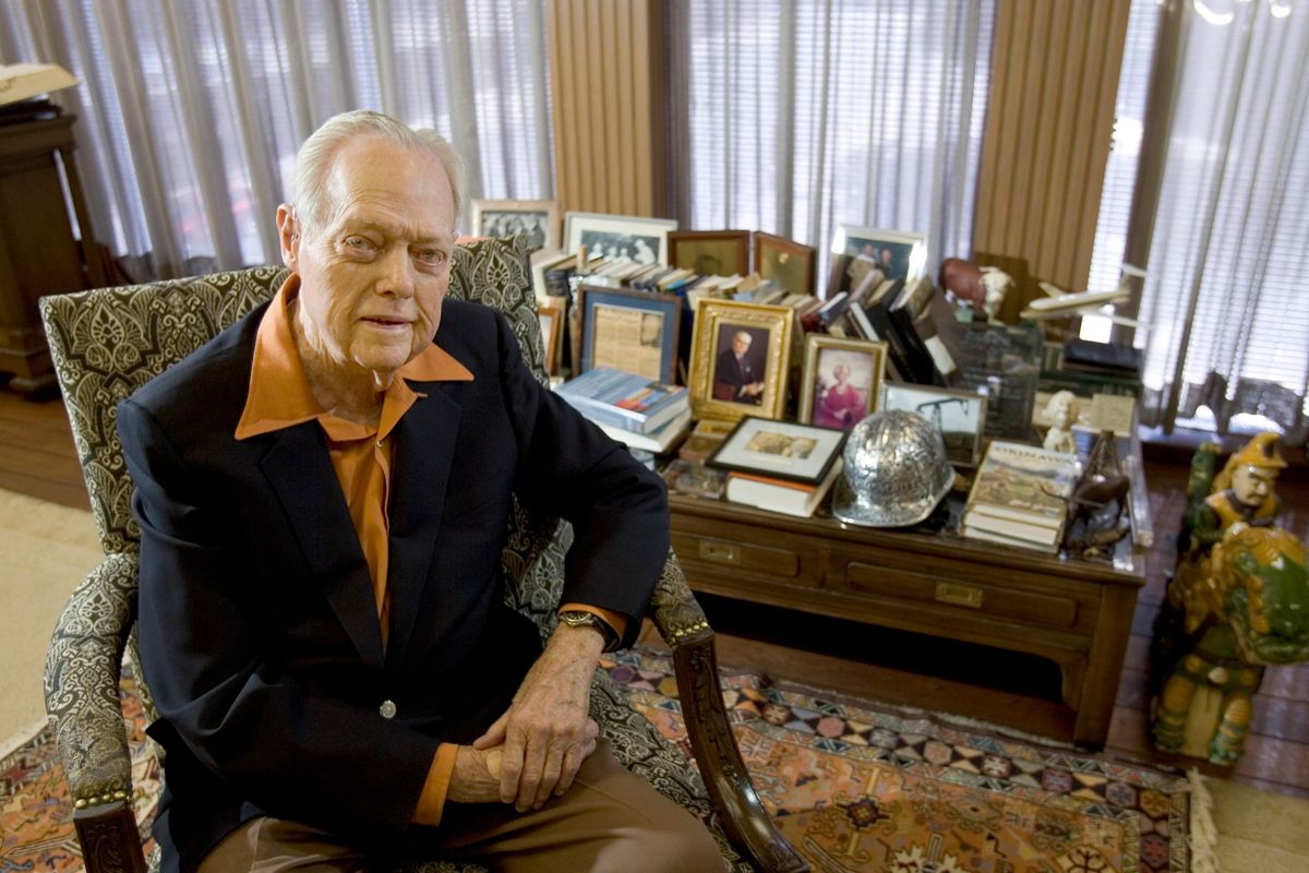 William Alvin “Tex” Moncrief Jr., then 85, patriarch of the Moncrief Oil family, poses for a photo Jan. 3, 2006, in Fort Worth, Texas. Moncrief died at age 101, according to a spokeswoman for Moncrief Oil. (Rodger Mallison)