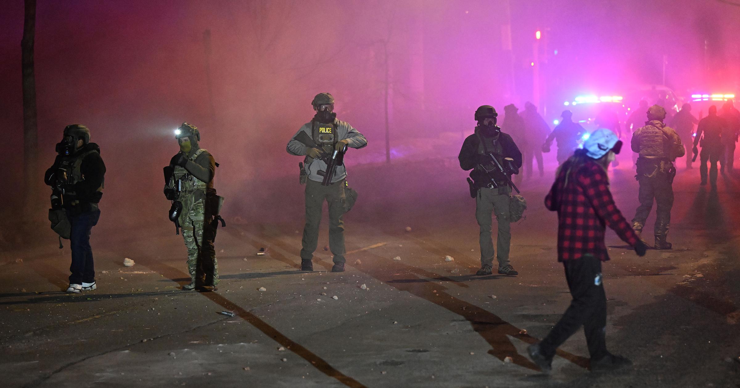 ICE agent charged with lying about Minneapolis shooting released on bail