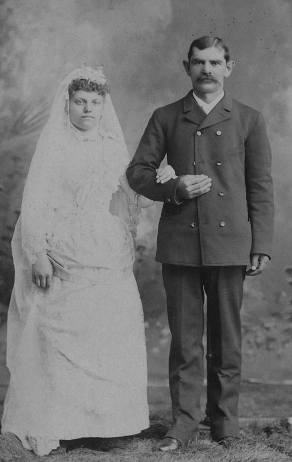 Dutch Jake Goetz and his wife, Louisa, shortly after their spectacular wedding in 1886.