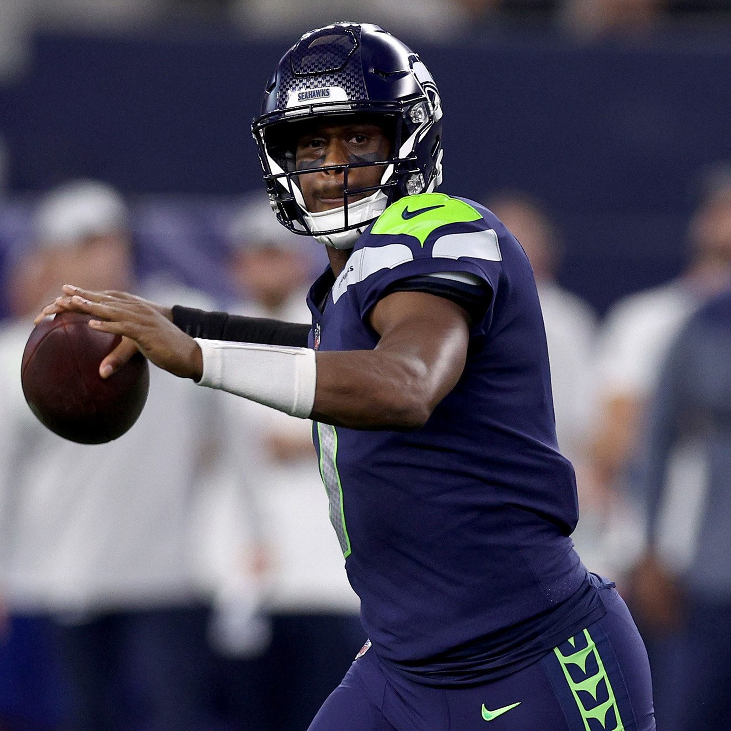 Seahawks, QB Geno Smith agree to new multiyear deal