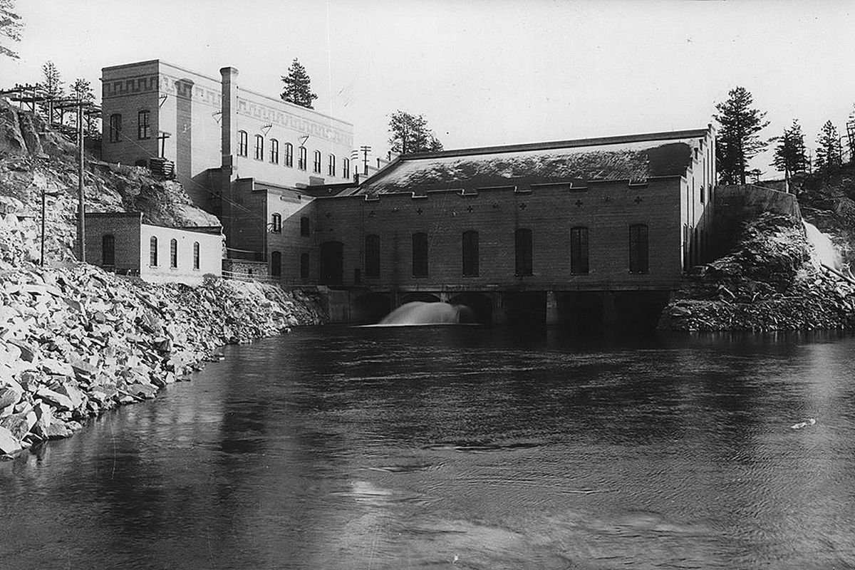 1913: This is the Washington Water Power Co. powerhouse on the middle channel of the Spokane River at Post Falls. This was the site where pioneer Frederick Post built a flour mill. Post also built a lumber mill on the larger north channel of the river. Washington Water Power, now called Avista, took over Post’s property on the river in 1902. (THE SPOKESMAN-REVIEW PHOTO ARCHIVE / S-R archives)