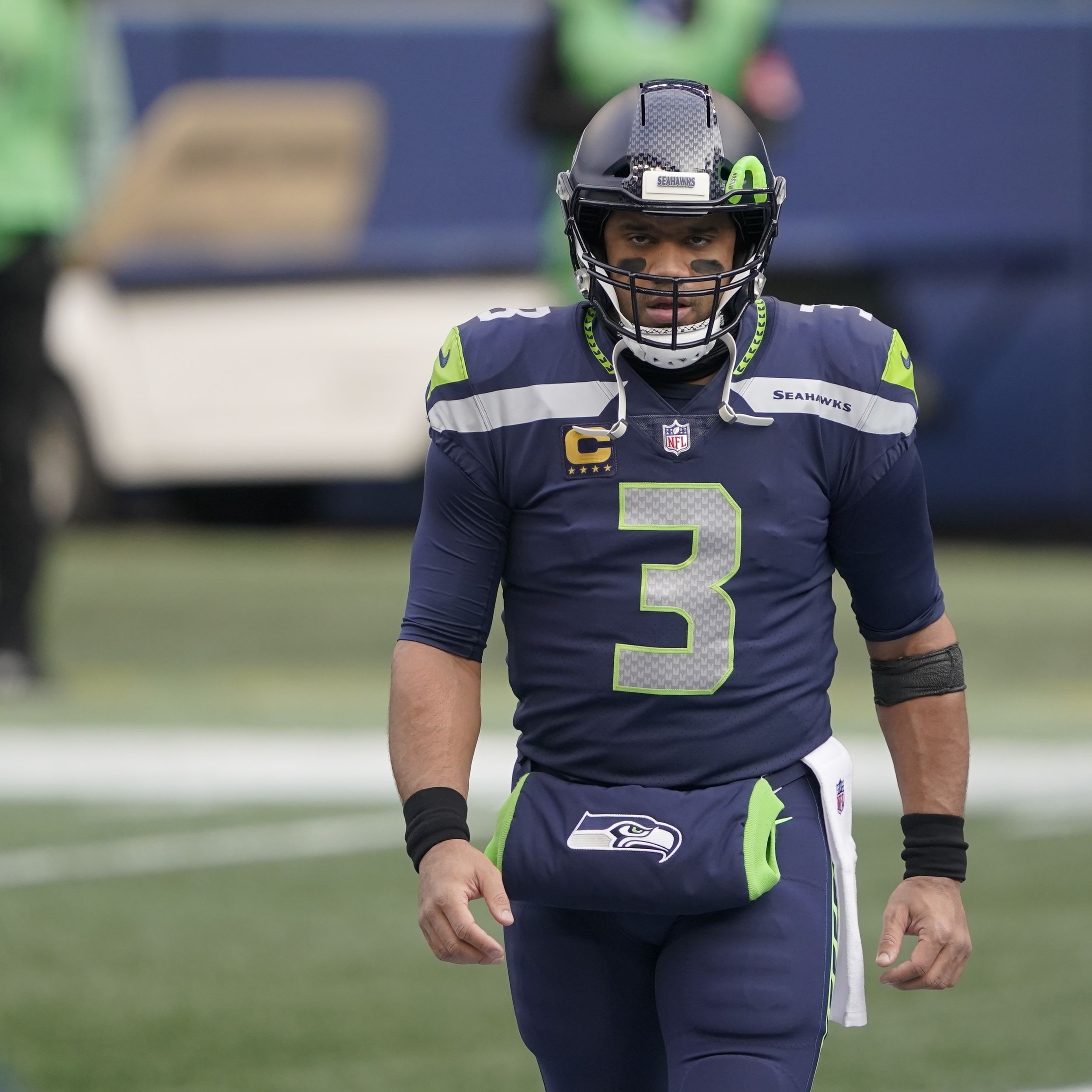 Russell Wilson wants Seahawks to go retro with throwback unis