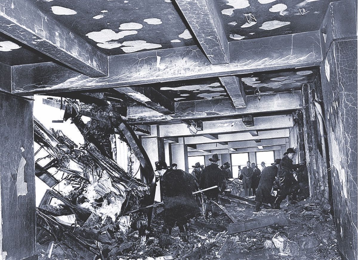 In 1945 A B 25 Bomber Crashed Into The Empire State Building The Spokesman Review