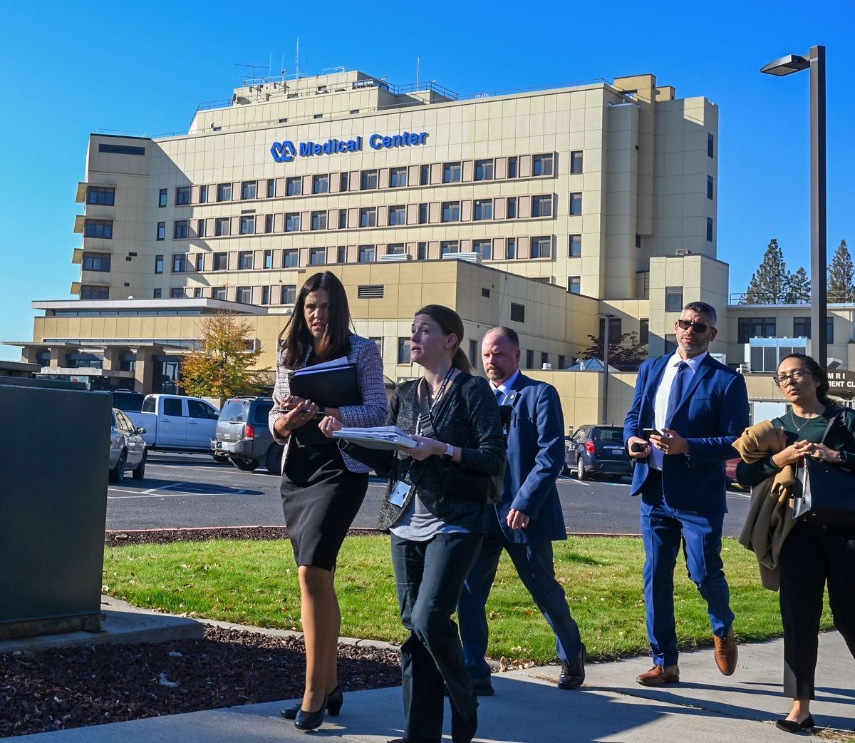 Department of Veterans Affairs Deputy Secretary Tanya Bradsher, left, visits the Mann-Grandstaff VA Medical Center in Spokane on Monday.  (DAN PELLE/THE SPOKESMAN-REVIEW)