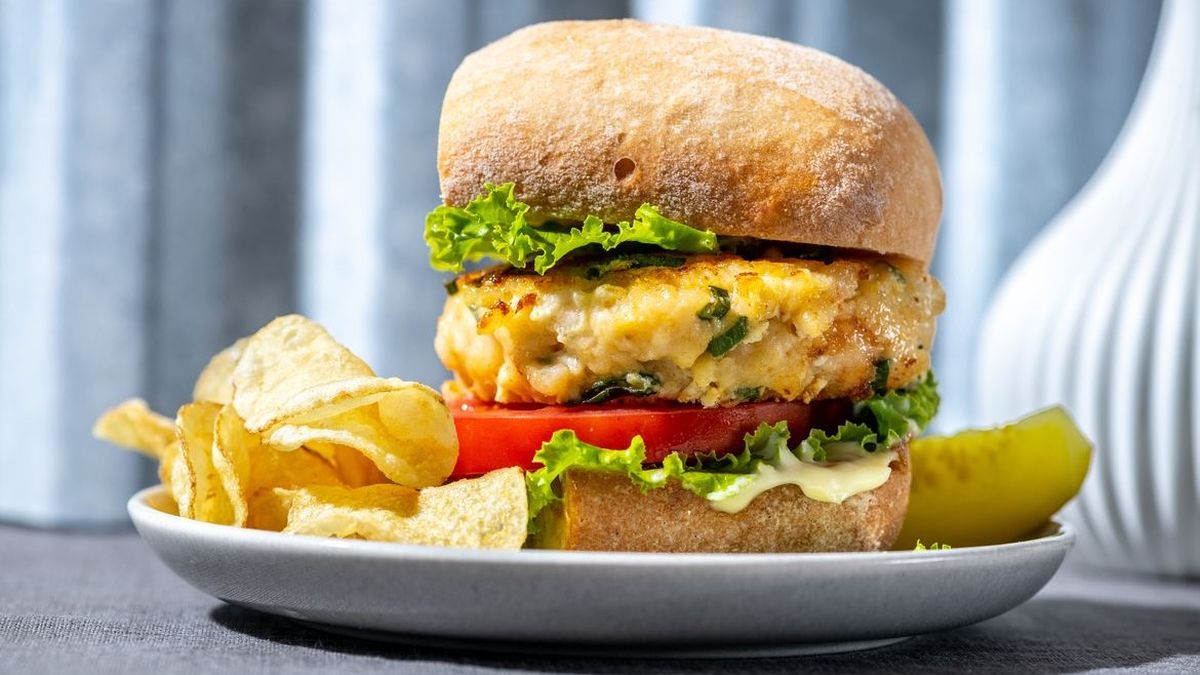 Who doesn’t love bacon-wrapped shrimp? Try this variation on that theme by putting crispy bacon inside a shrimp burger. The burgers taste best if stuffed just before pan frying and eaten right away so the bacon inside maintains a bit of a crunch. (Laura Chase de Formigny/For the Washington Post)