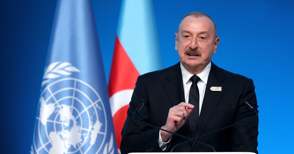 Azerbaijan blames Russia for plane crash, rebukes Kremlin