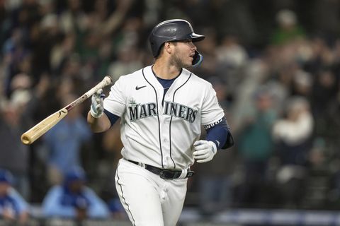 France's 10th-inning single lifts Mariners over Royals after blown 7-run  lead - The Columbian