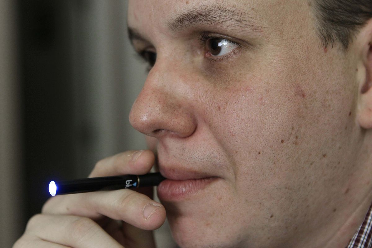 E cigarettes draw fans as states and FDA question safety The