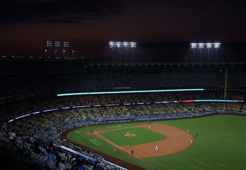 David Peralta's foul ball nearly hits bird at Dodger Stadium - Los Angeles  Times