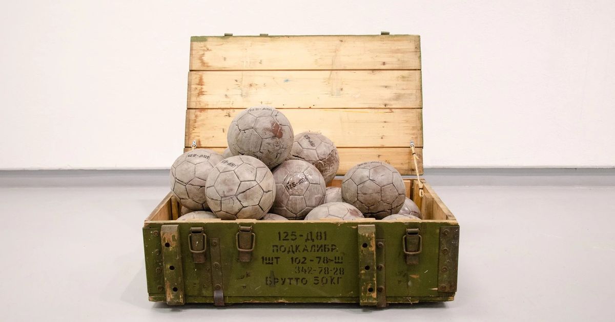 Ukraine-born artist Sasha Barrett shows reality of war through ‘Resilient People’