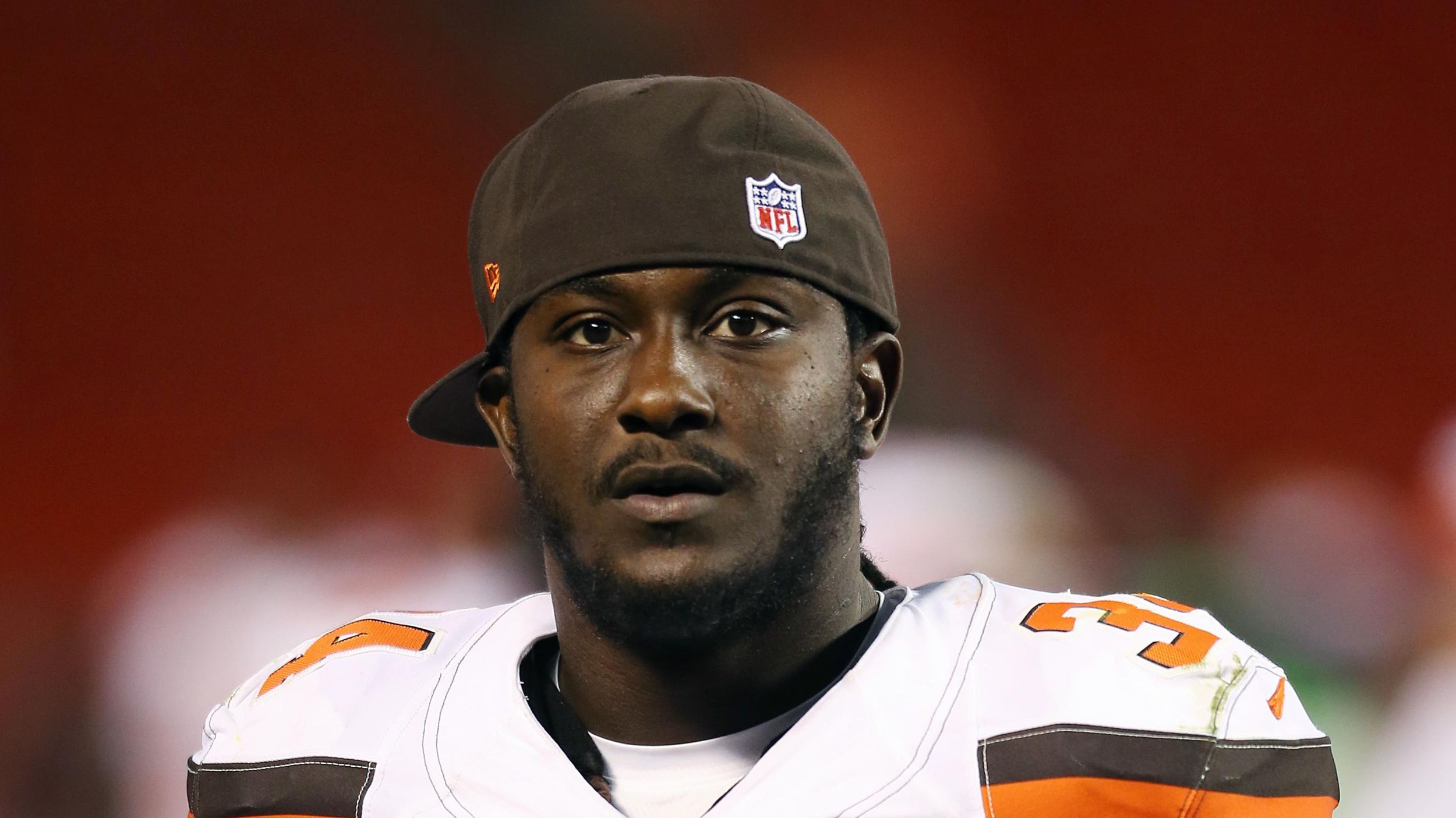 Cleveland Browns' Isaiah Crowell runs against the New England Patriots  during the first half of an NFL football game Sunday, Oct. 9, 2016, in  Cleveland. (AP Photo/Ron Schwane Stock Photo - Alamy