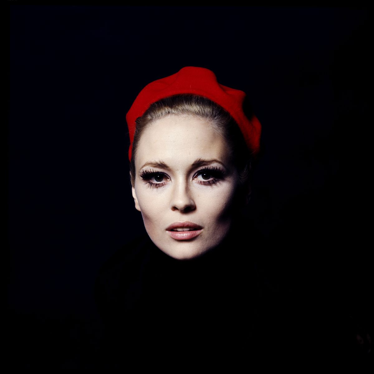 Faye Dunaway was pictured on a 1968 Newsweek magazine cover that appears in the HBO documentary “Faye.”   ( Jerry Schatzberg/HBO)