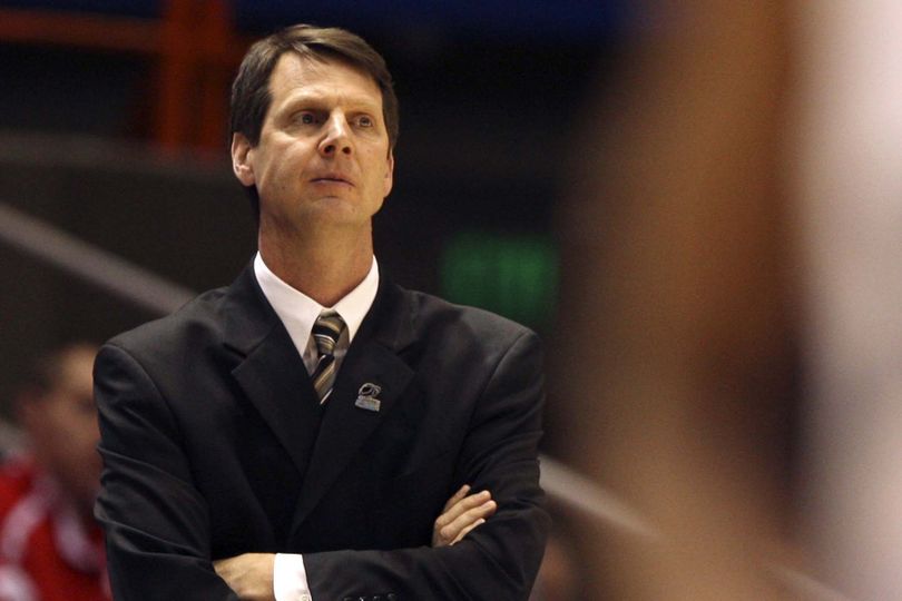 ORG XMIT: IDMC123 Portland State head coach Ken Bone watches as his team loses to Xavier 77-59 during a first-round men's NCAA college basketball tournament game in Boise, Idaho, Friday, March 20, 2009.  (AP Photo/Matt Cilley) (Matt Cilley / The Spokesman-Review)