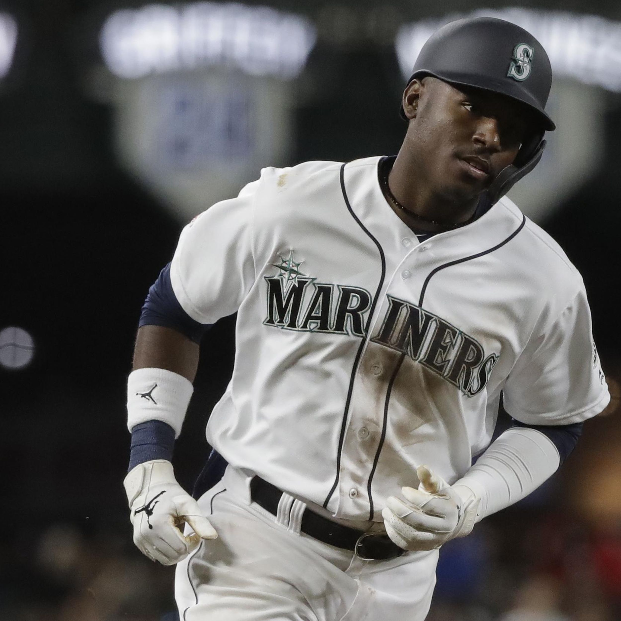 Mariners 1st round pick Kyle Lewis is ready to go, signs