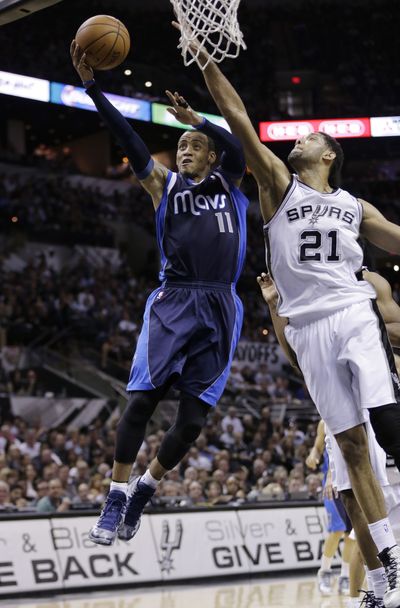 Mavericks guard Monta Ellis finished with 21 points, leading a balanced attack by Dallas. (Associated Press)