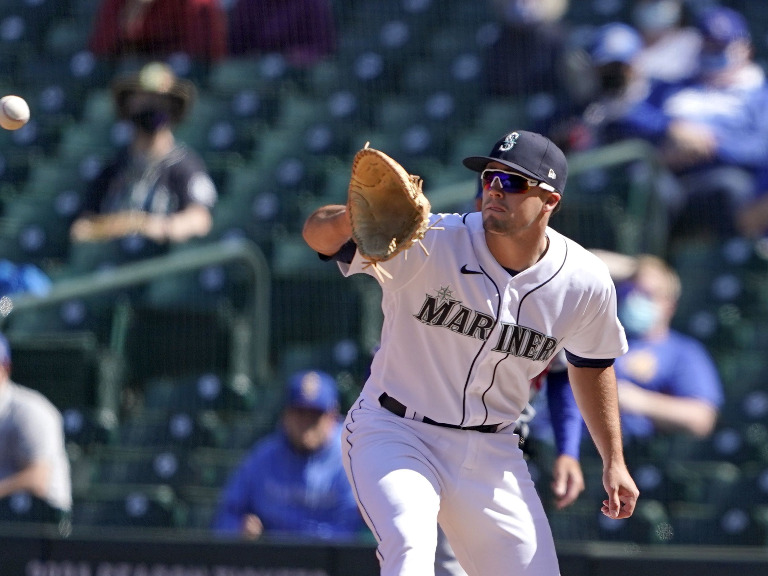 Mariners first baseman Evan White looks like 'the real deal