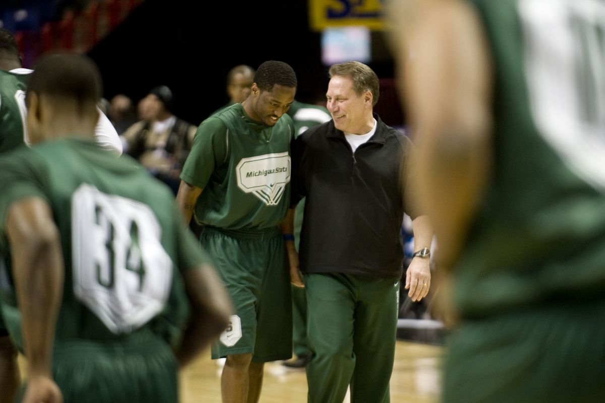 Michigan State head coach Tom Izzo chats with player Kalin Lucas during a practice session in the Spokane Arena on Thursday, March 18, 2010. (Colin Mulvany / The Spokesman-Review)