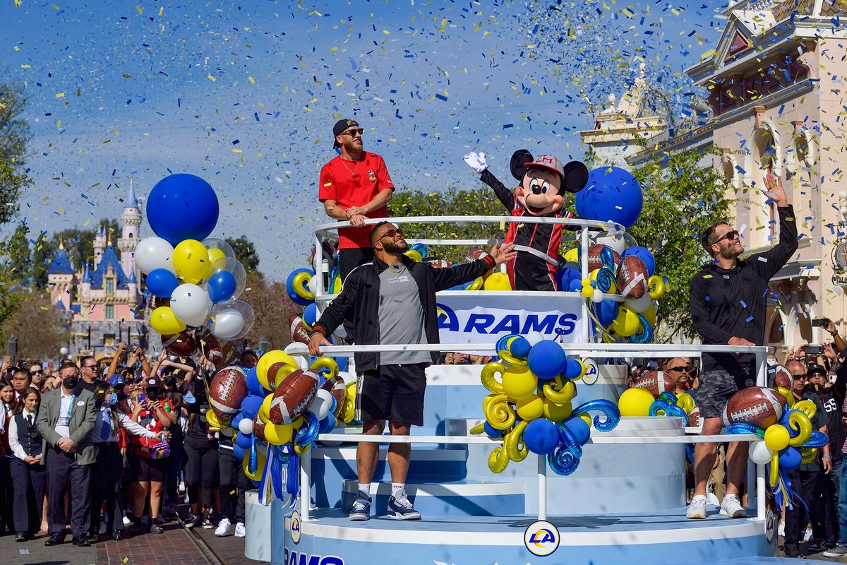 Rams teammate wears hilarious Cooper Kupp shirt to Super Bowl parade