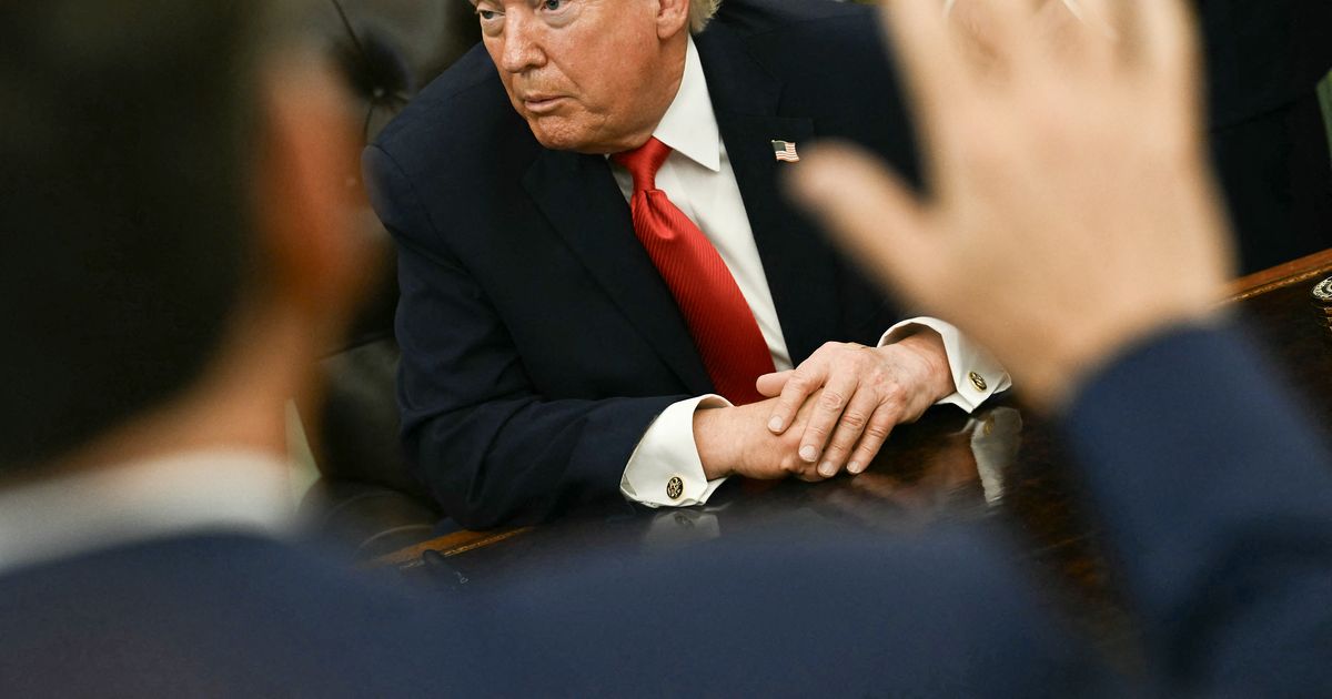 Trump opponents see opening to make corruption a midterm issue