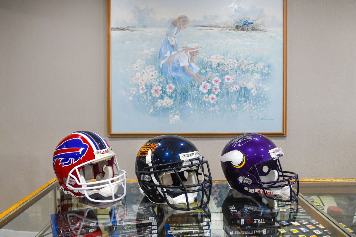 do pawn shops buy football helmets Autographed Detroit Lions Riddell 1979 PAC-3 Helmet Rare JOP  WESTBROOKSPORTSCARDS Riddell Speed Authentic Helmet Pro