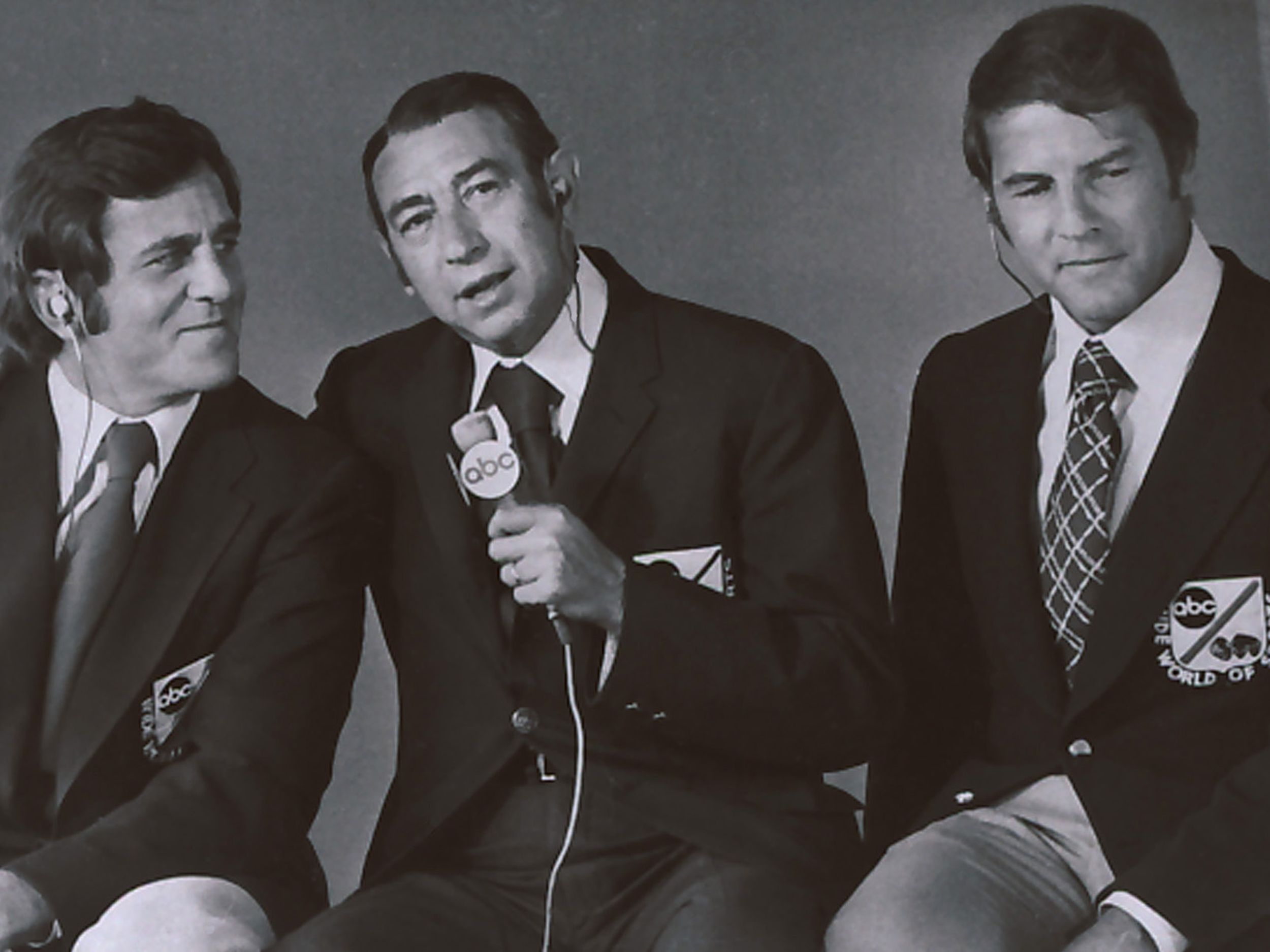 TBT: MNF to pay tribute to legendary player, broadcaster Frank Gifford -  ESPN Front Row